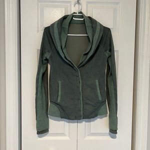 Lululemon to class jacket